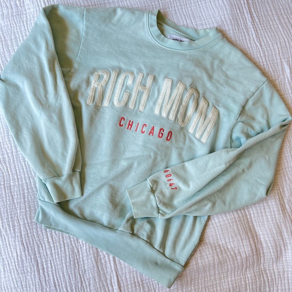 🦋Tinx Rich Mom Chicago Crewneck🦋